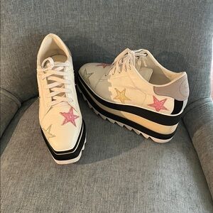 Stella McCartney Elyse Star Platform Sneakers pink gold